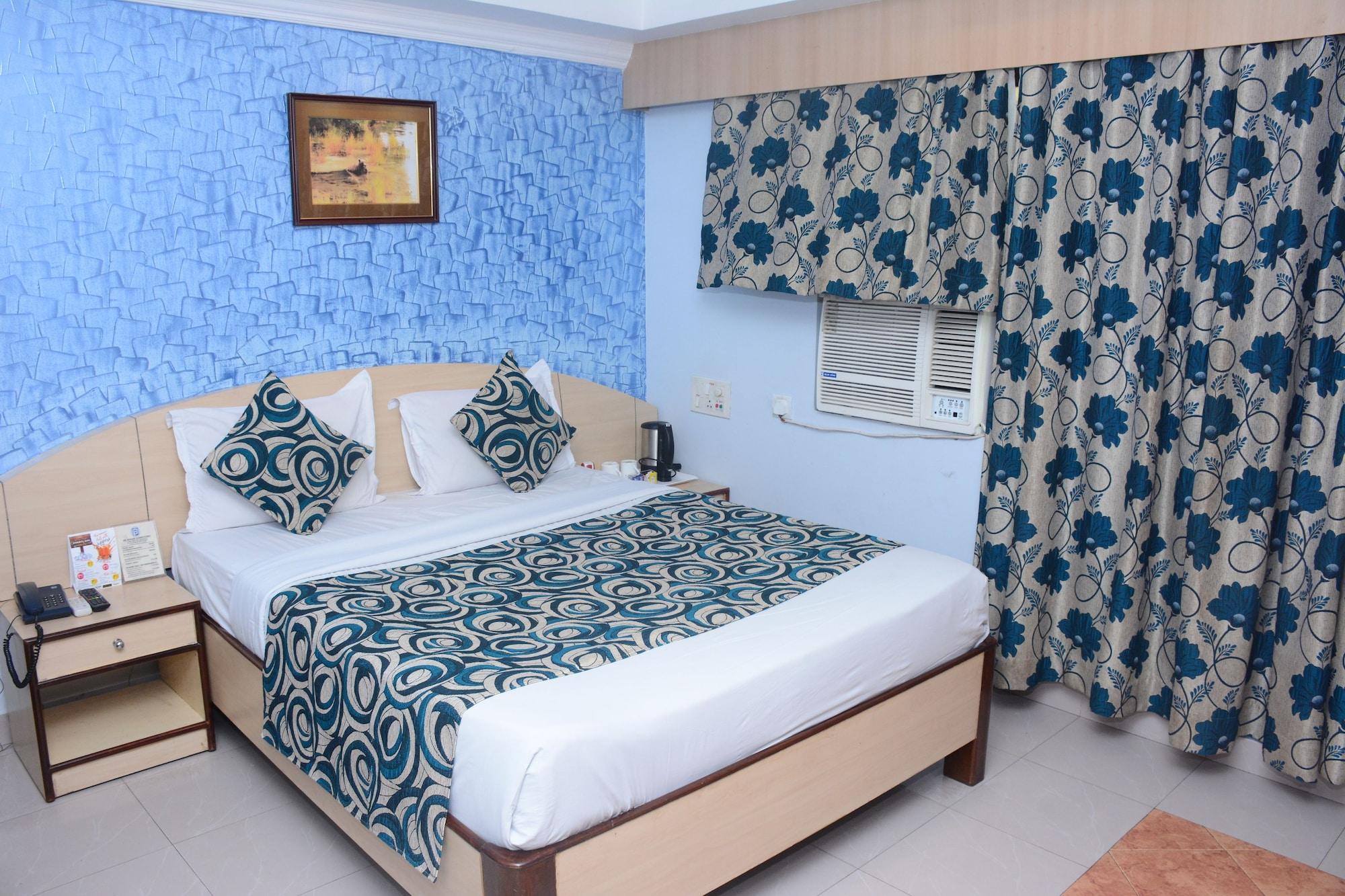 Hotel Pushpak Bhubaneswar Esterno foto