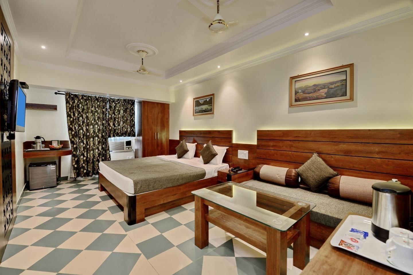 Hotel Pushpak Bhubaneswar Esterno foto