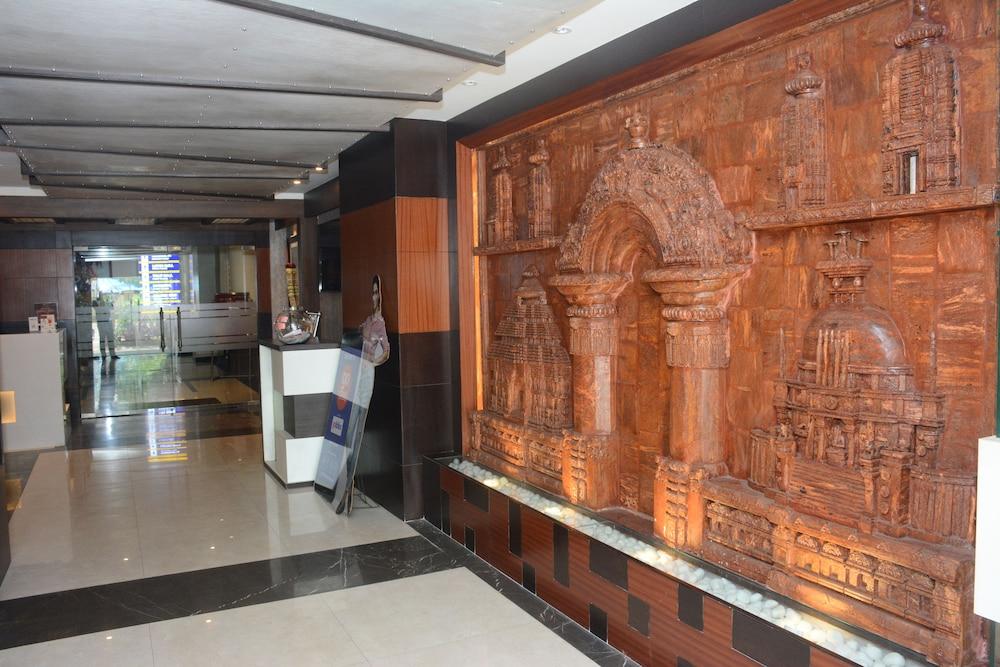 Hotel Pushpak Bhubaneswar Esterno foto