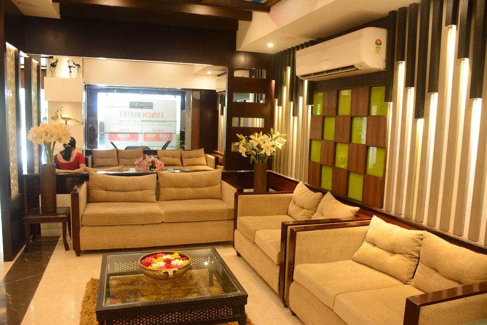 Hotel Pushpak Bhubaneswar Esterno foto