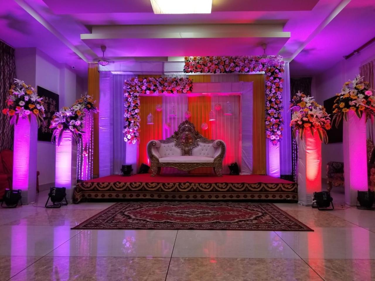 Hotel Pushpak Bhubaneswar Esterno foto