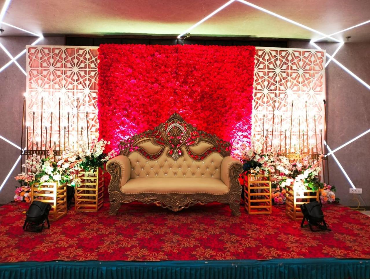 Hotel Pushpak Bhubaneswar Esterno foto