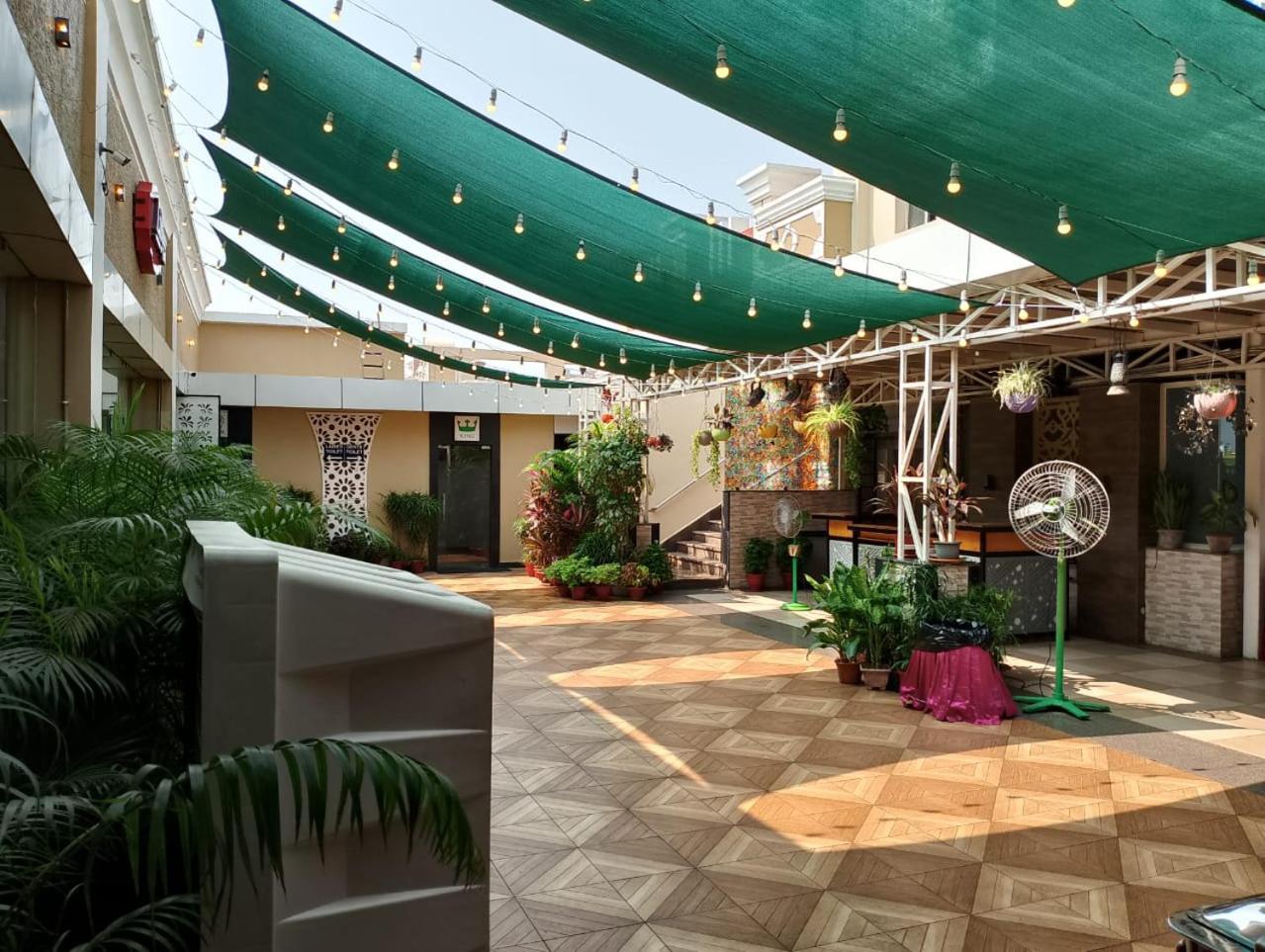 Hotel Pushpak Bhubaneswar Esterno foto