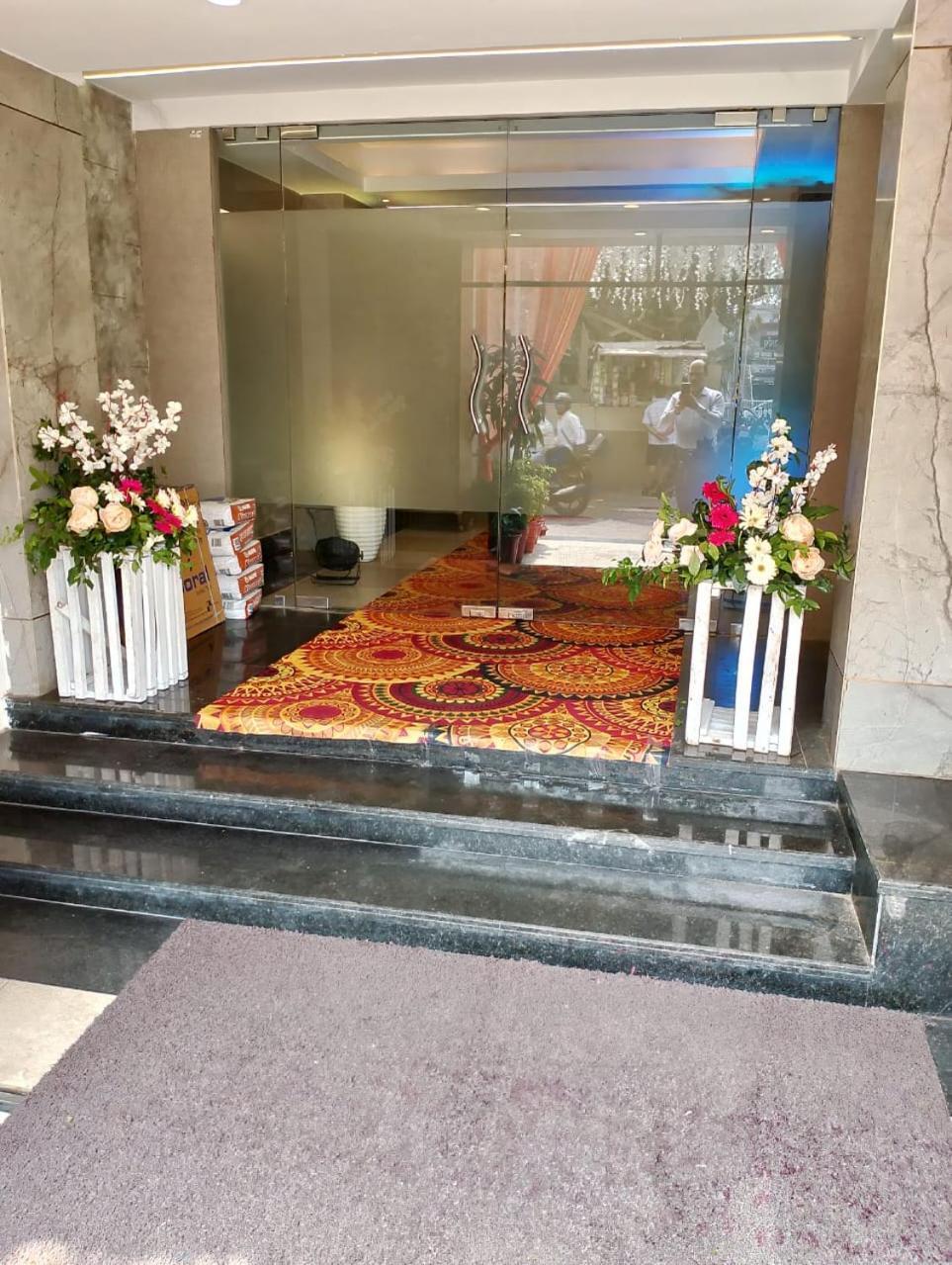 Hotel Pushpak Bhubaneswar Esterno foto