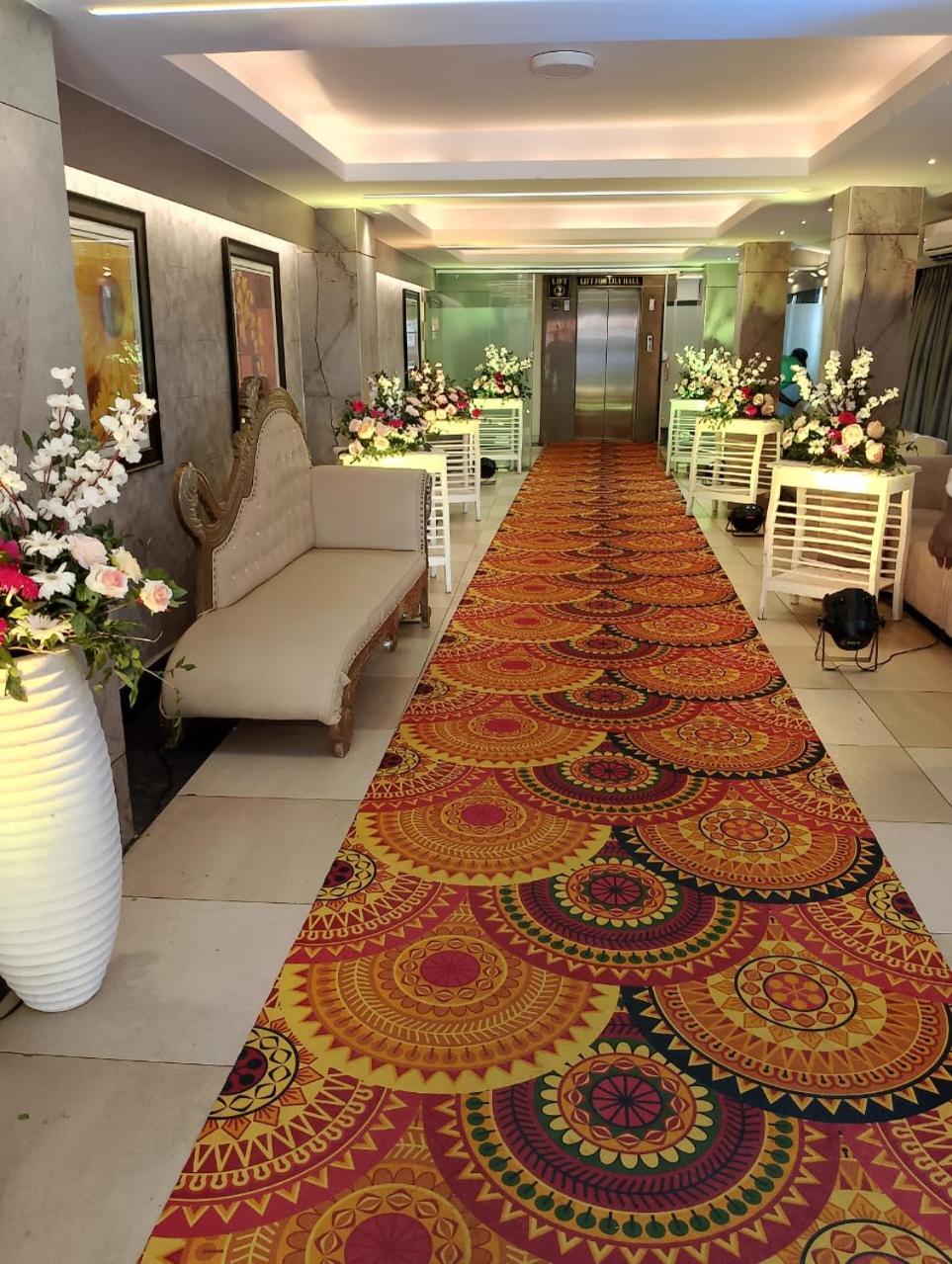 Hotel Pushpak Bhubaneswar Esterno foto
