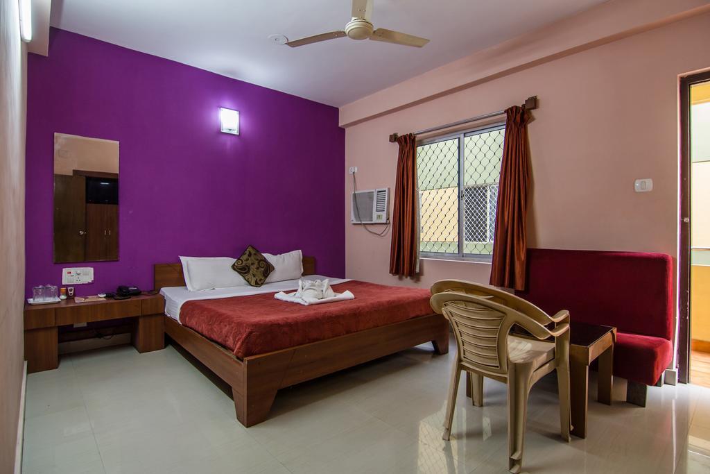 Hotel Pushpak Bhubaneswar Esterno foto