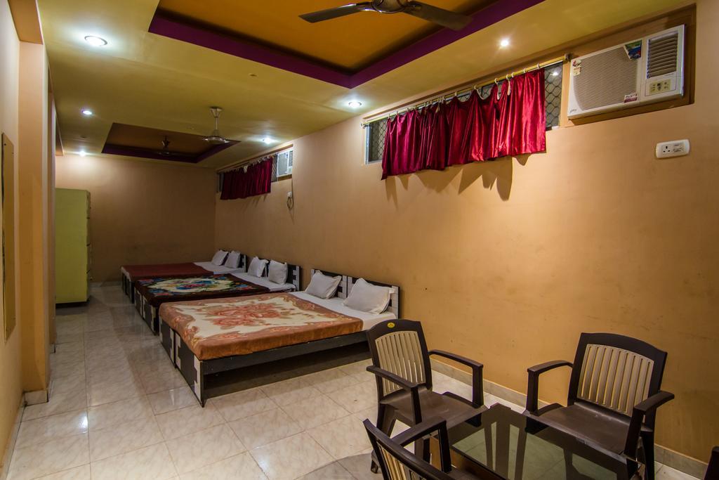 Hotel Pushpak Bhubaneswar Esterno foto
