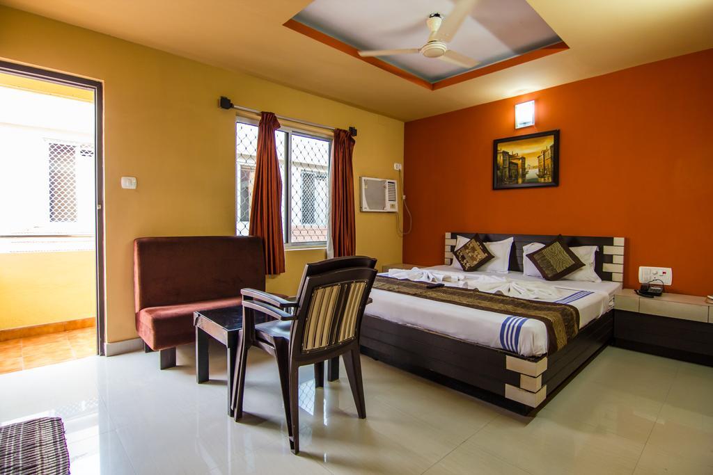 Hotel Pushpak Bhubaneswar Esterno foto
