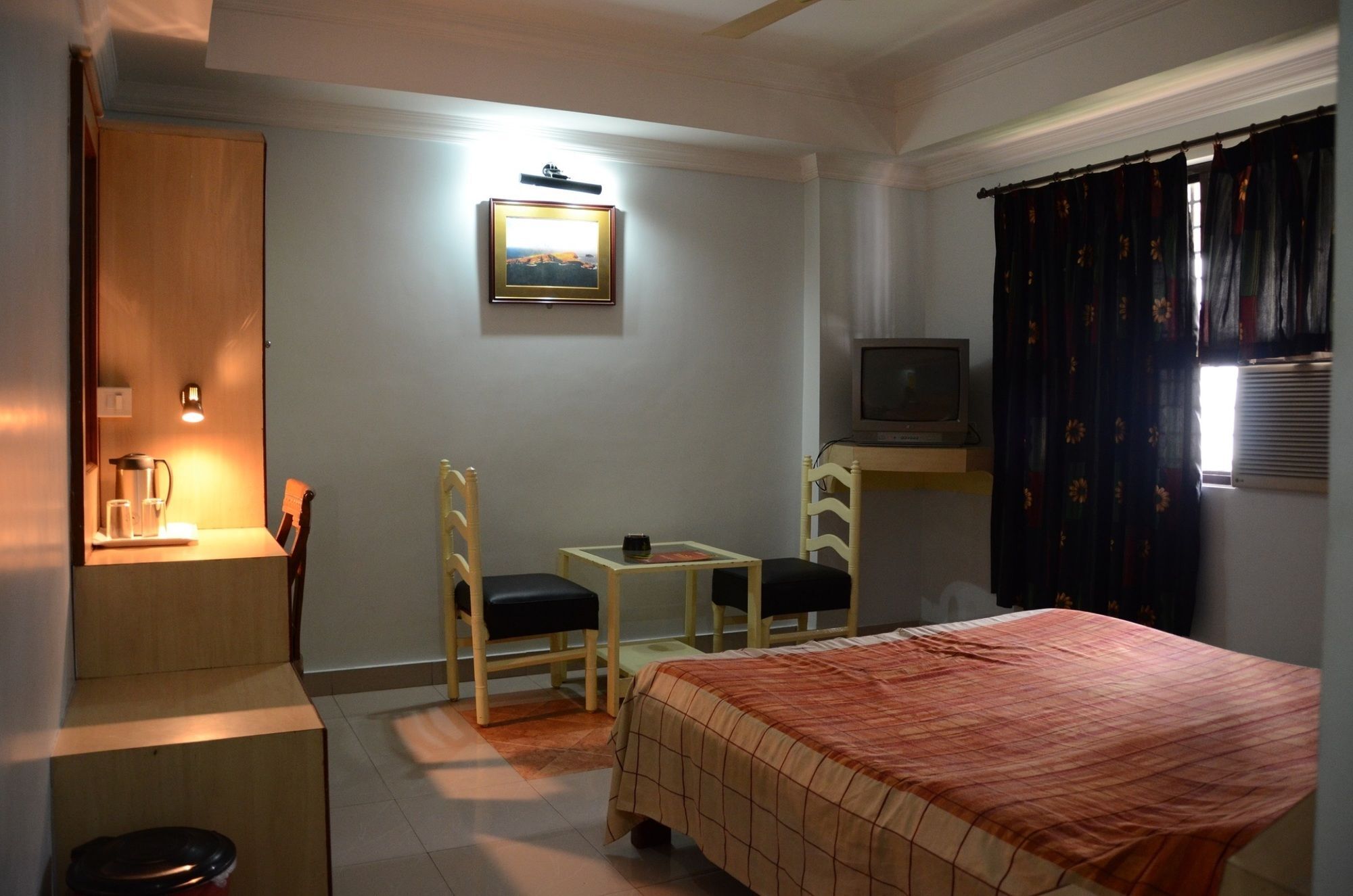 Hotel Pushpak Bhubaneswar Esterno foto